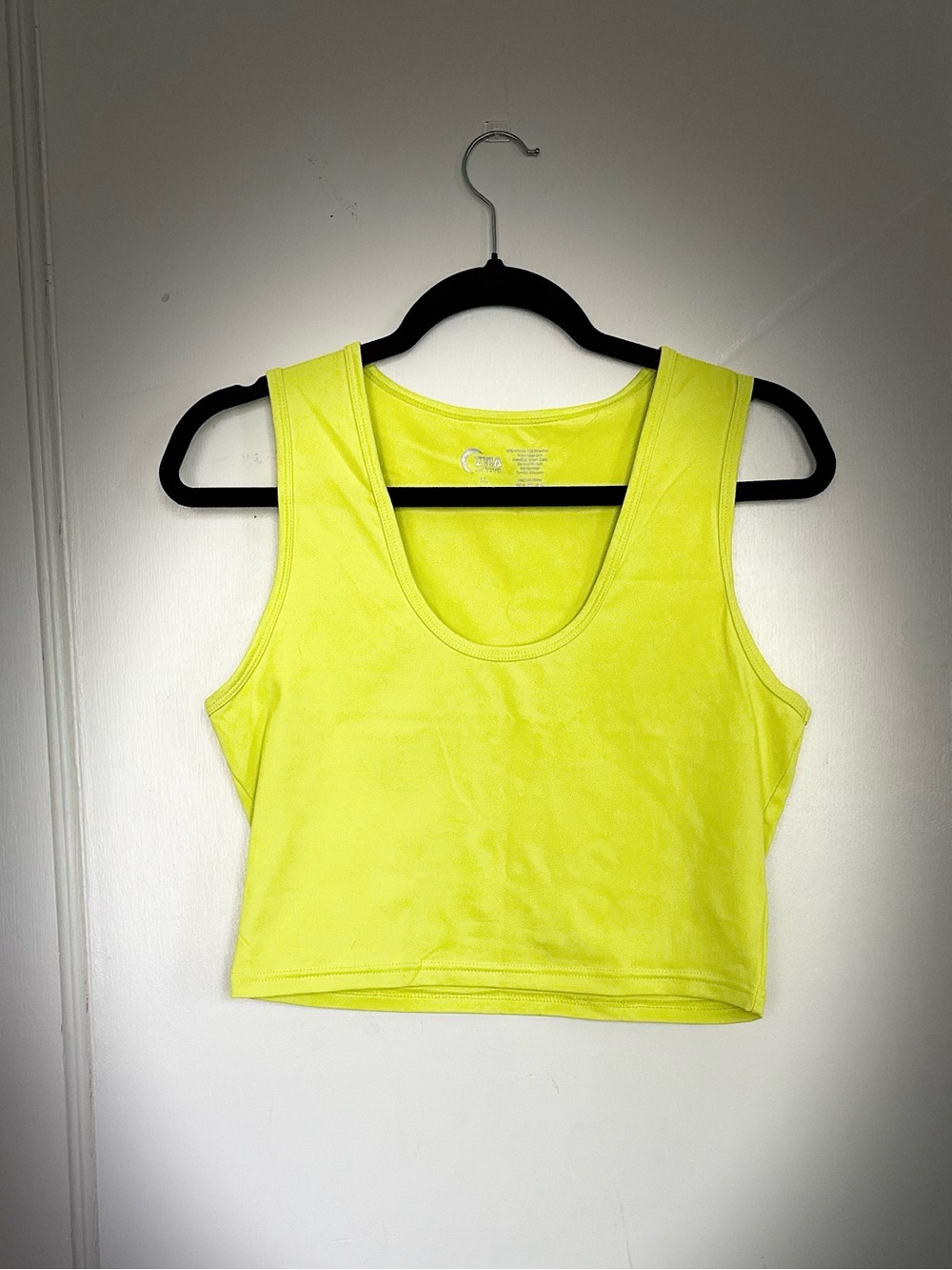 Zyia crop vneck tank in neon yellow!